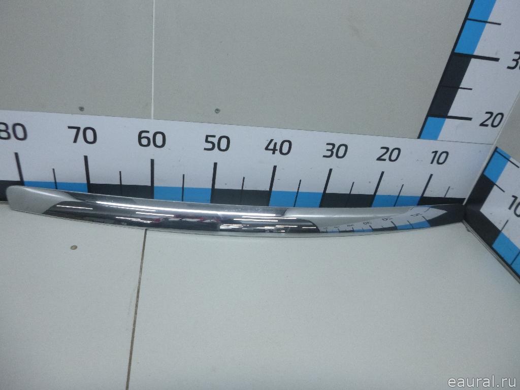 Молдинг капота