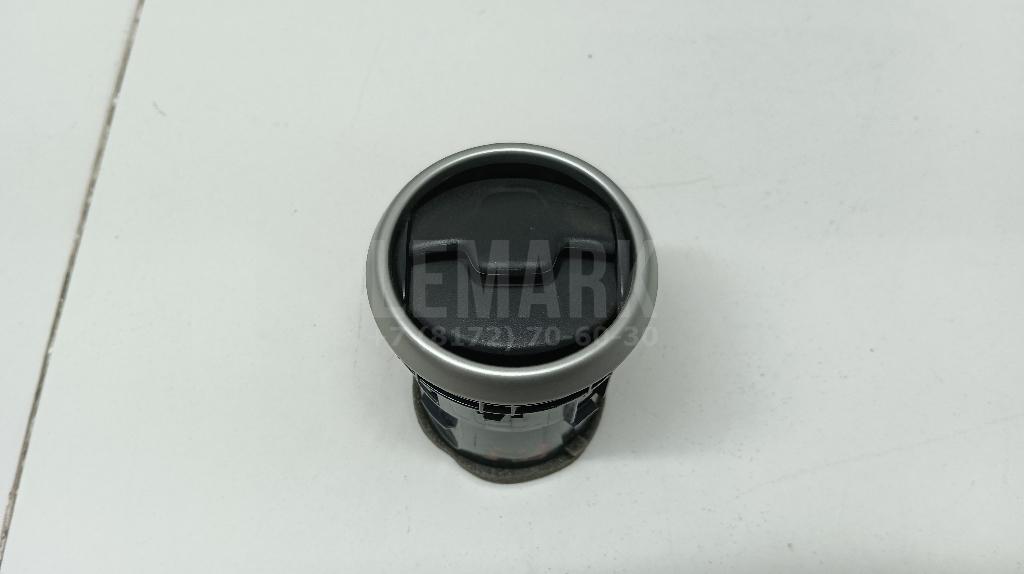 Дефлектор воздушный 68760JD10A Nissan