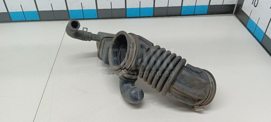 Патрубок воздушного фильтра 16576JD200 Nissan