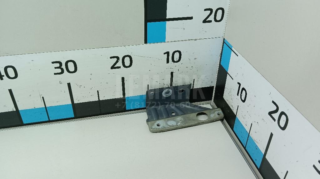 Кронштейн крепления крыла F3180JD0M0 Nissan