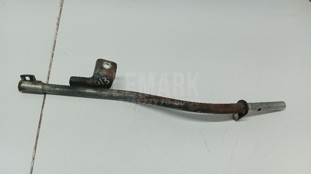 Направляющая щупа 31080JD300 Nissan