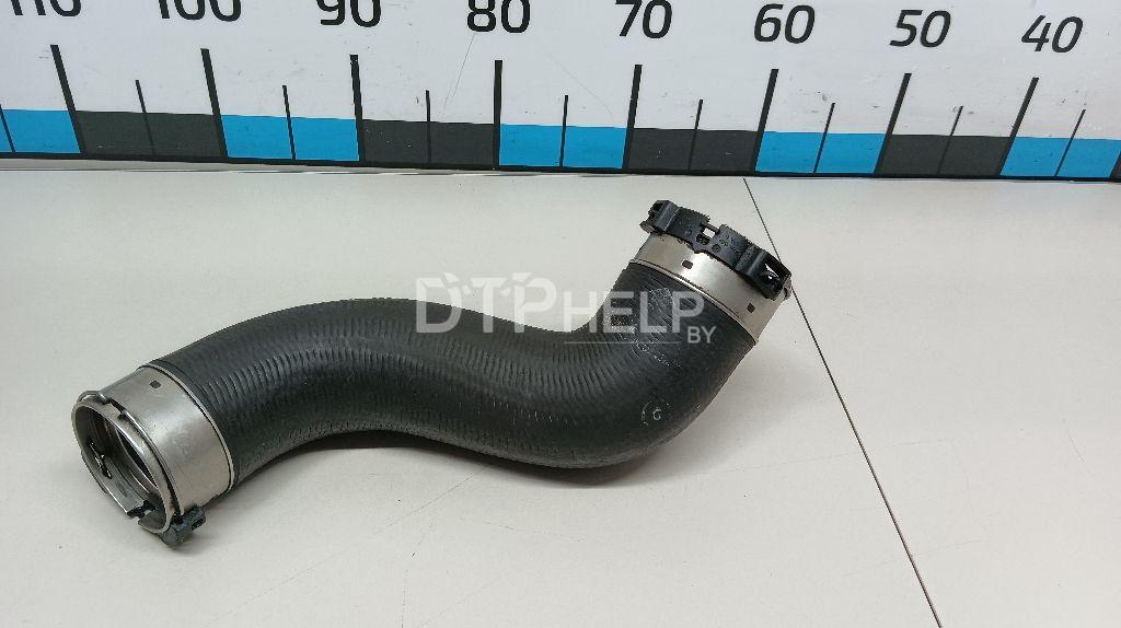 Фото Патрубок радиатора для Mercedes W204  2008