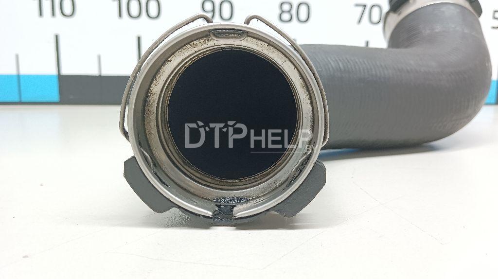 Фото Патрубок радиатора для Mercedes W204  2008