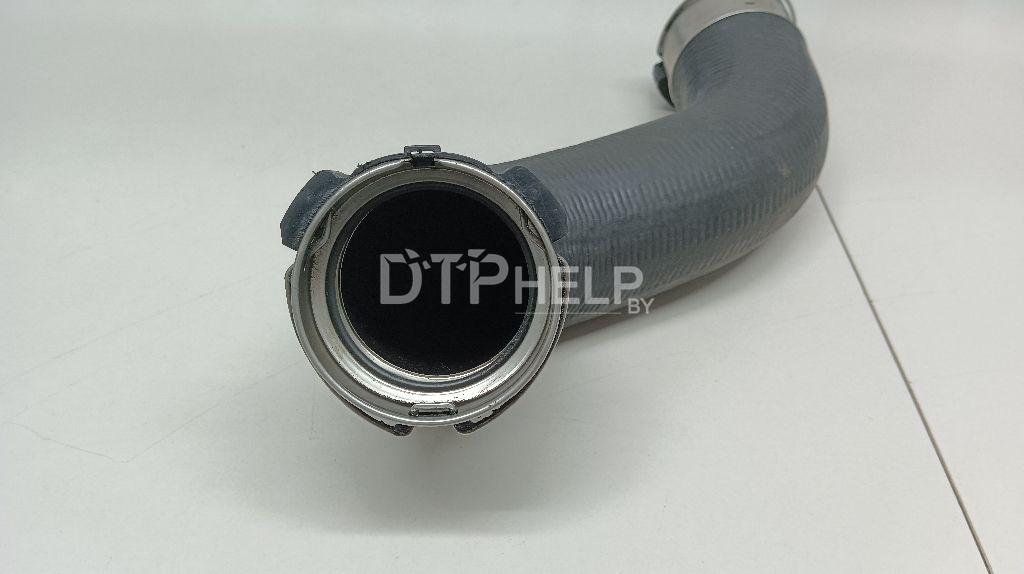 Фото Патрубок радиатора для Mercedes W204  2008