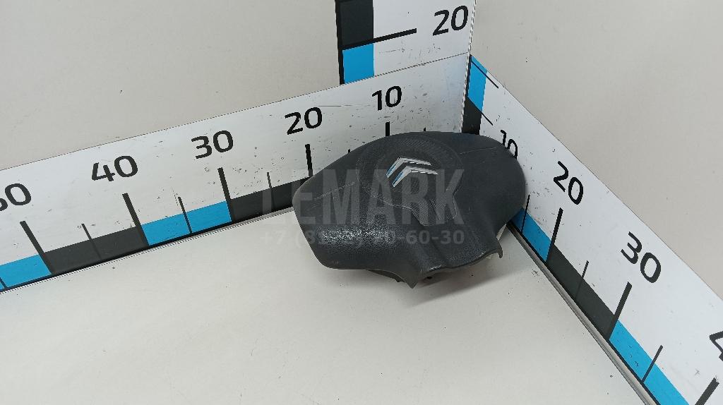 Подушка безопасности в рулевое колесо