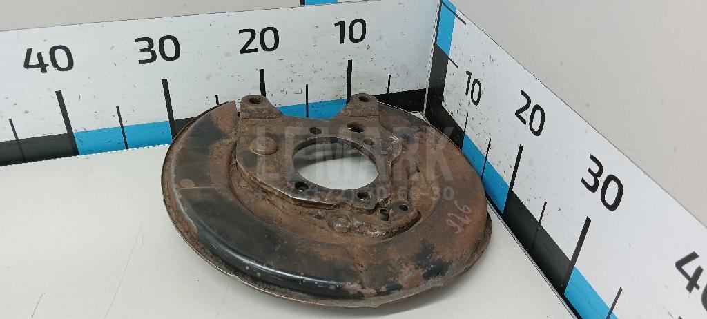 Щит опорный задний правый 44020CY01A Nissan