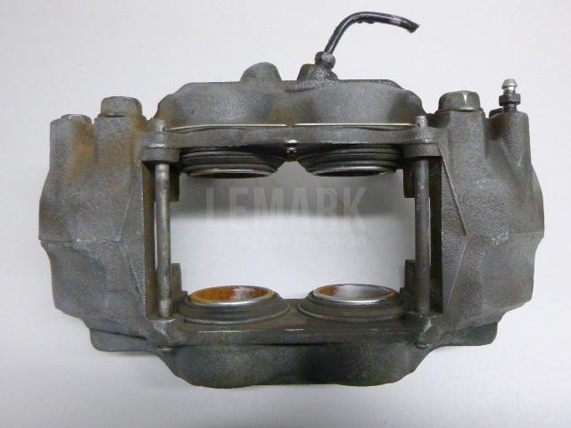 Суппорт тормозной передний правый 4773060350 Toyota