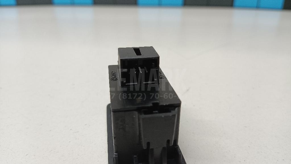 Кнопка открывания багажника для  BMW 1-serie F20/F21 2011-2019