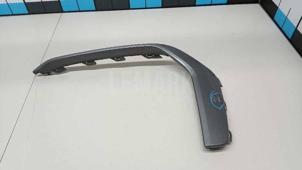 Молдинг переднего бампера правый для  BMW X5 E53 2000-2007