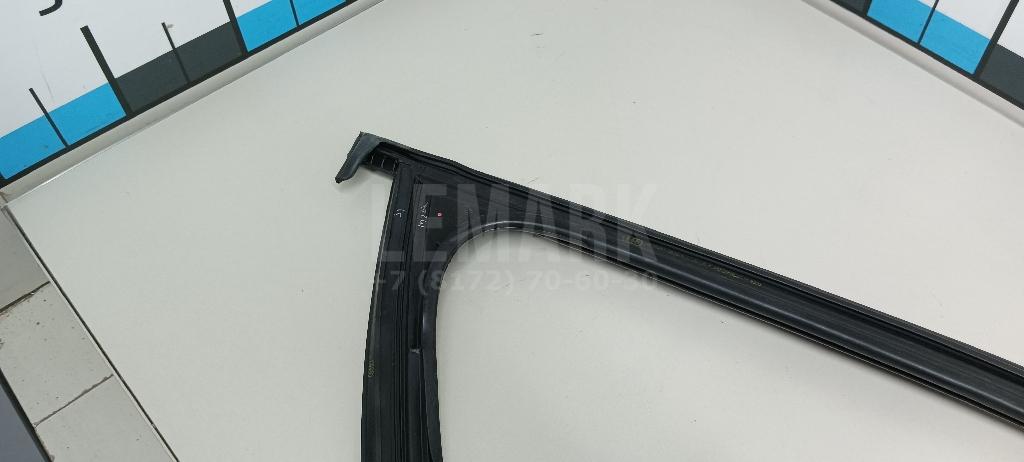 Уплотнитель стекла двери для  BMW X5 F15/F85 2013-2018