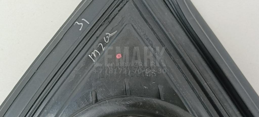 Уплотнитель стекла двери для  BMW X5 F15/F85 2013-2018