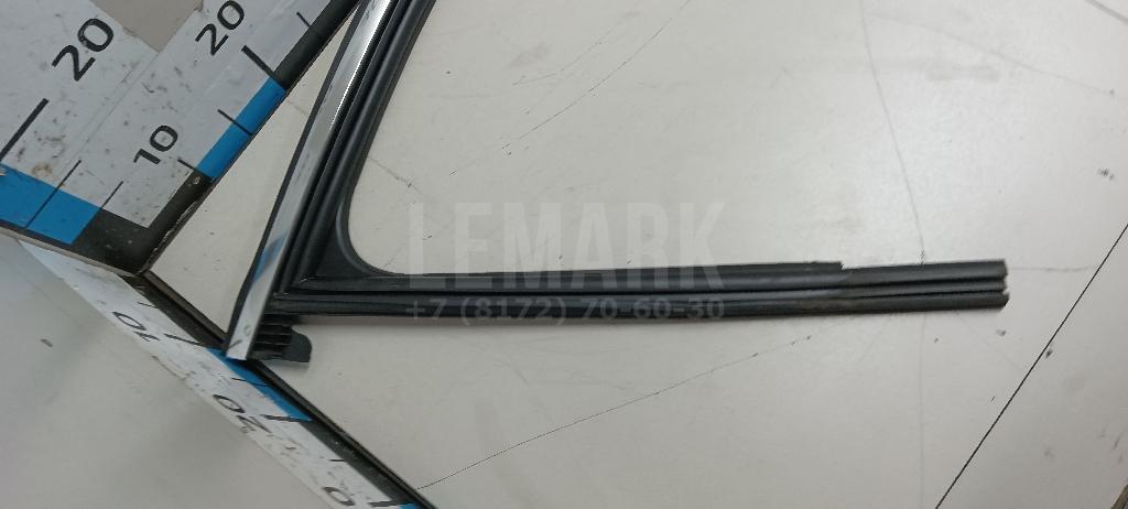 Уплотнитель стекла двери для  Audi A4 [B8] 2007-2015