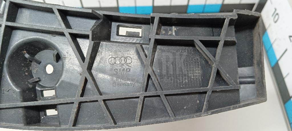 Направляющая заднего бампера правая для  Audi A2 [8Z0] 2000-2005
