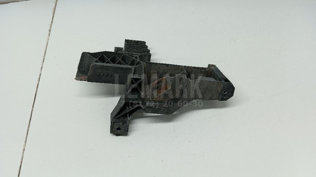 Кронштейн передней панели для  BMW X1 U11 2022