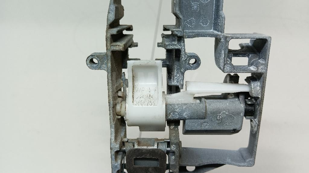 Кронштейн ручки для  BMW 3-serie E92/E93 2006-2012