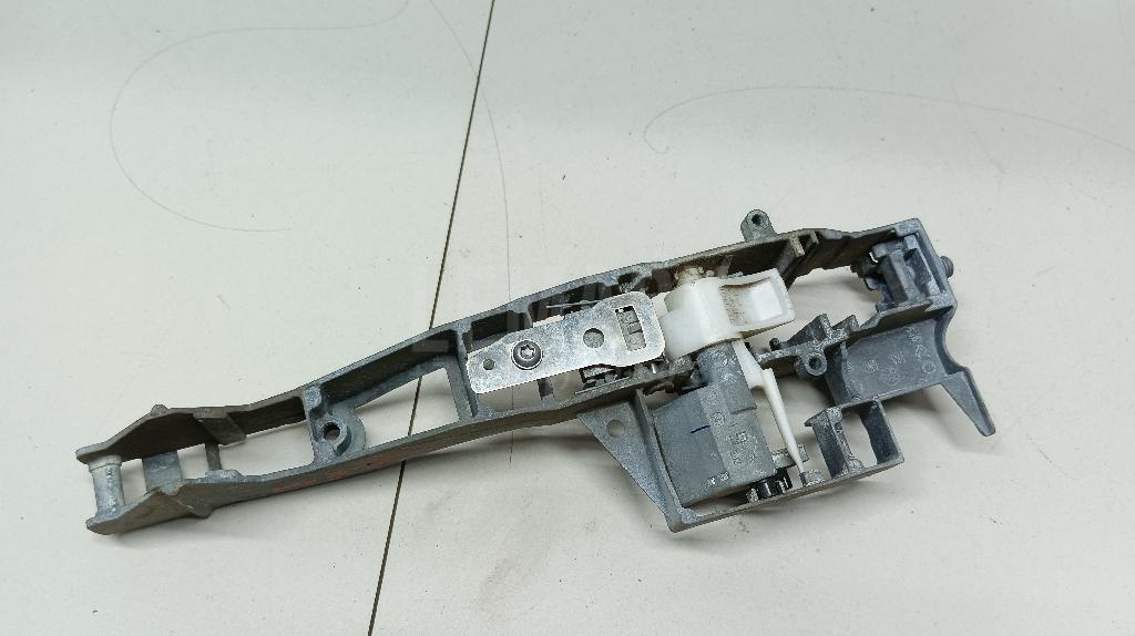 Кронштейн ручки для  BMW 3-serie E92/E93 2006-2012