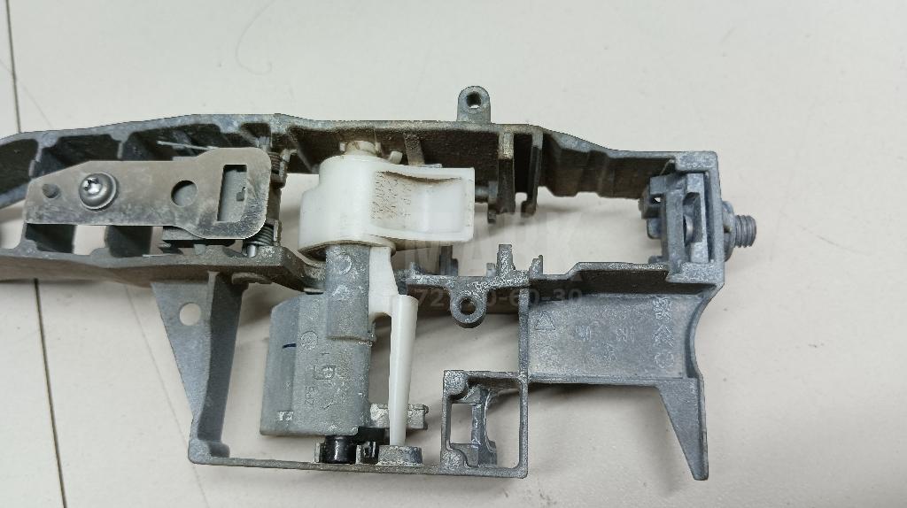 Кронштейн ручки для  BMW 3-serie E92/E93 2006-2012
