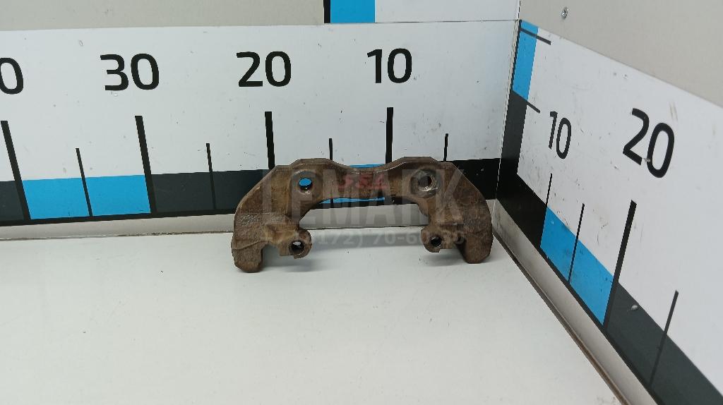 Скоба суппорта переднего 1471710 Ford