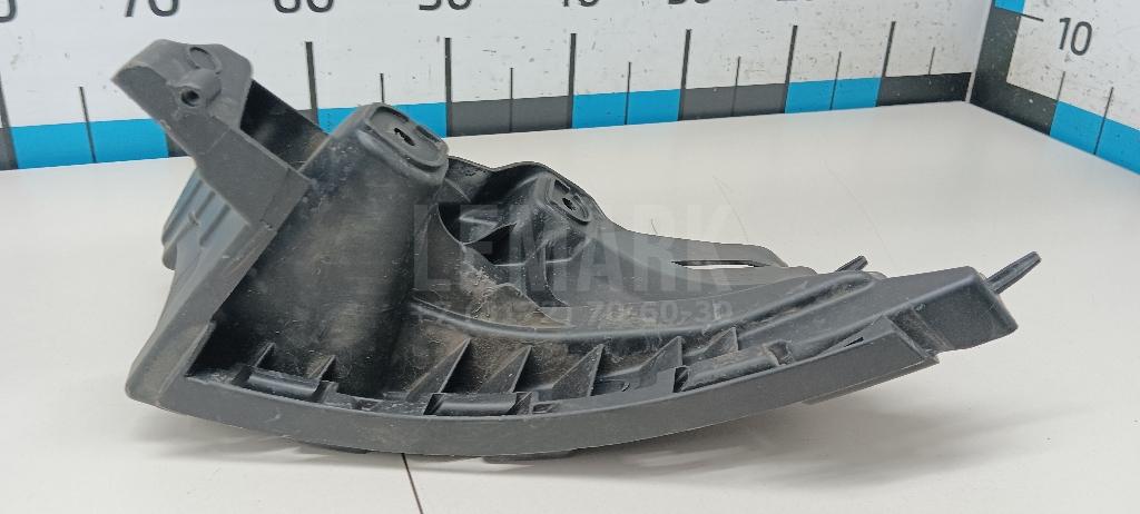 Направляющая заднего бампера правая для  BMW 7-serie F01/F02 2008-2015