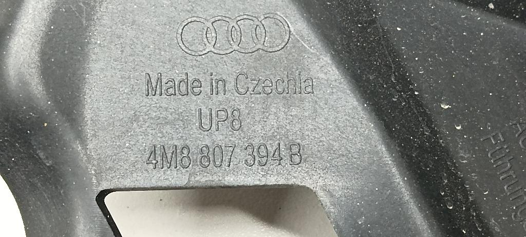 Направляющая заднего бампера правая для  BMW 7-serie F01/F02 2008-2015