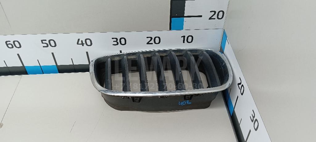 Решетка радиатора правая