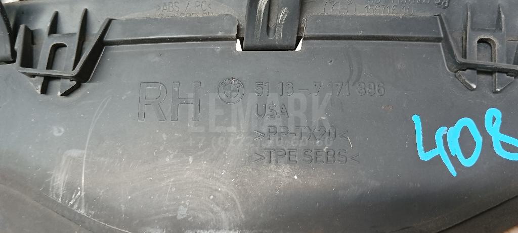 Решетка радиатора правая