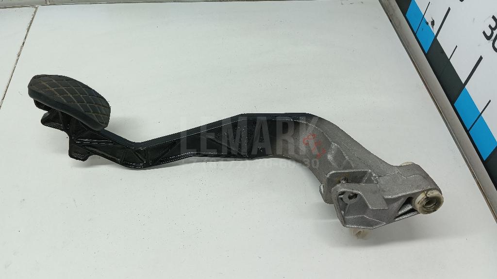 Педаль сцепления для  BMW 5-serie G30/G31/F90 2017-2023