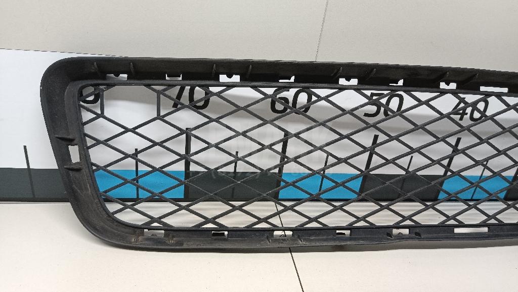 Решетка в бампер центральная для  BMW 7-serie G11/G12 2015-2022