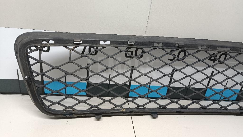 Решетка в бампер центральная для  BMW 7-serie G11/G12 2015-2022