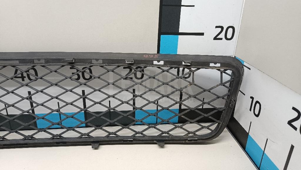 Решетка в бампер центральная для  BMW 7-serie G11/G12 2015-2022