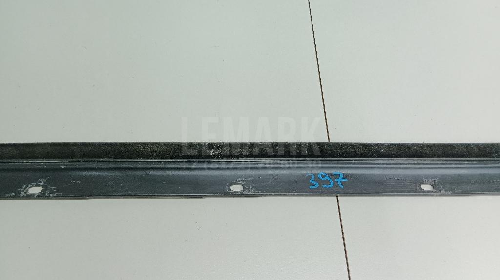 Накладка стекла заднего правого для  BMW 1-serie E82/E88 2007-2013