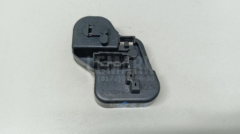 Плата заднего фонаря правого 5K0945260 VAG