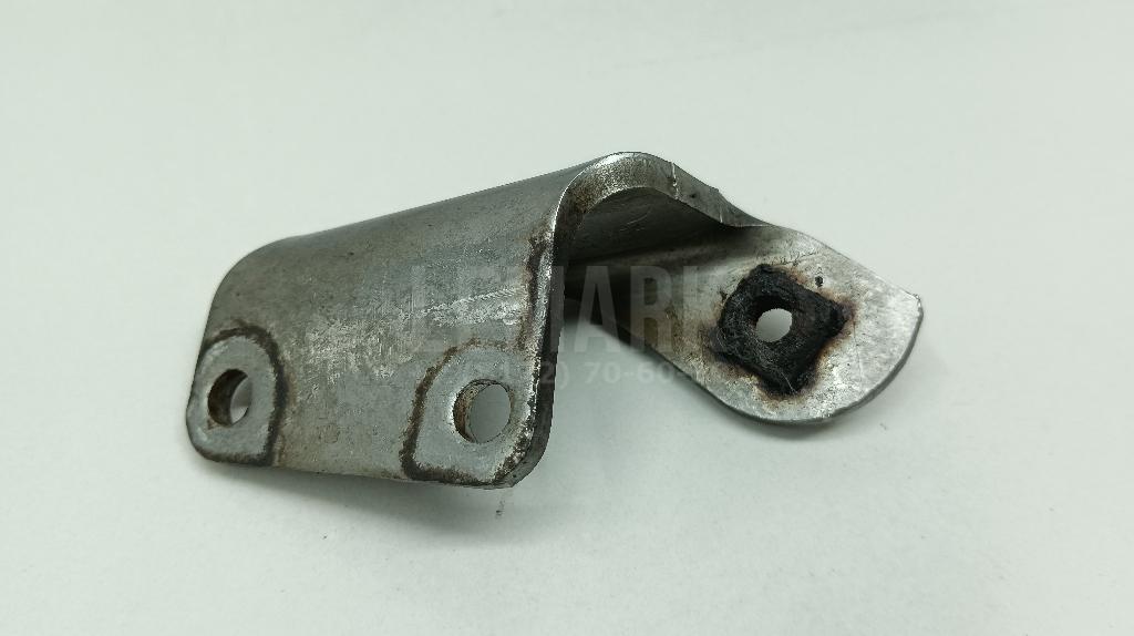 Кронштейн глушителя 7P6253047 VAG