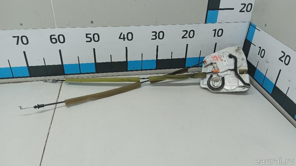 Замок двери задней левой