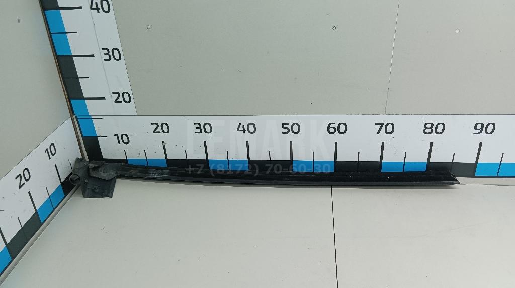 Уплотнитель стекла двери 3C8837472B5AP VAG
