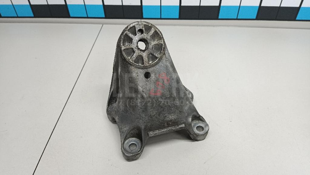 Кронштейн двигателя левый 7L8199307K VAG