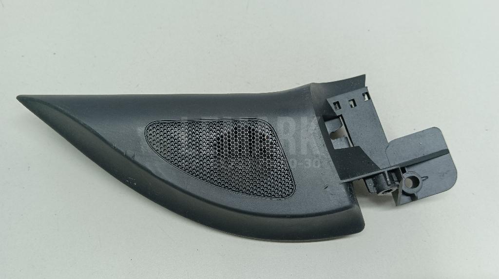 Крышка зеркала внутренняя правая 1K0837974R9B9 VAG