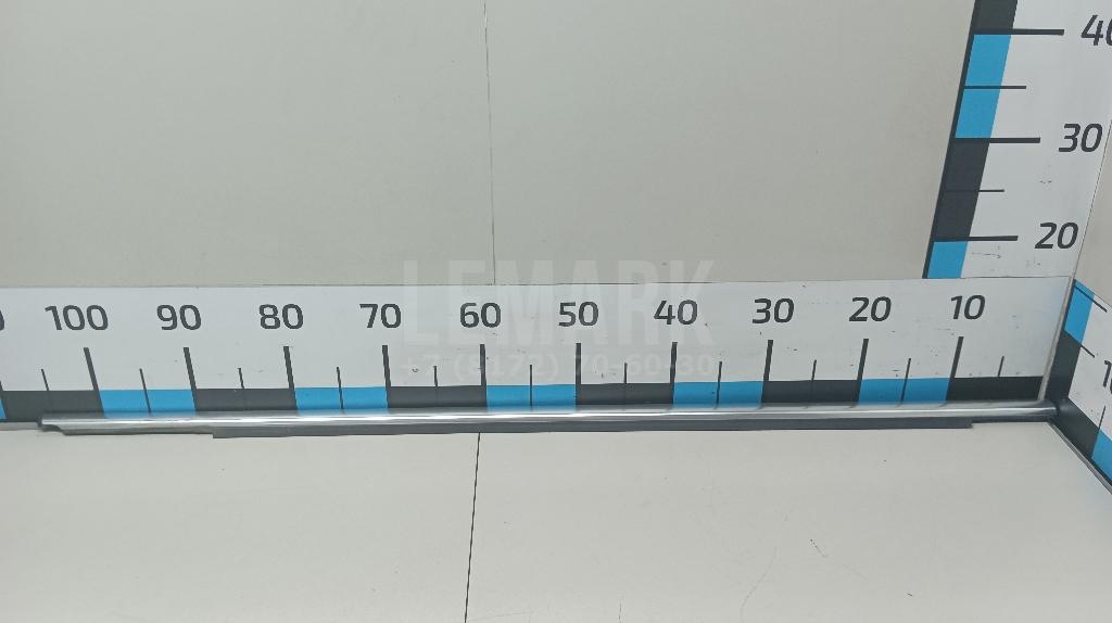 Накладка стекла переднего правого 5N0837476E3Q7 VAG
