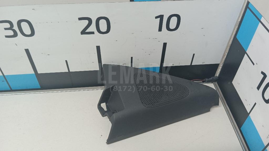Крышка зеркала внутренняя правая 5N0837974G82V VAG
