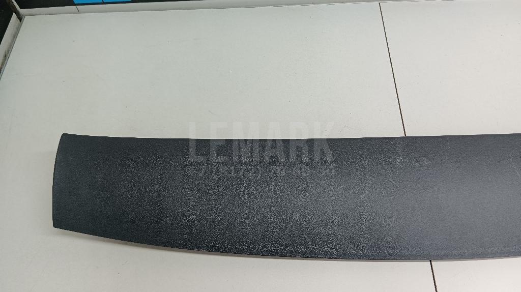 Обшивка двери багажника 5N0867707B82V VAG