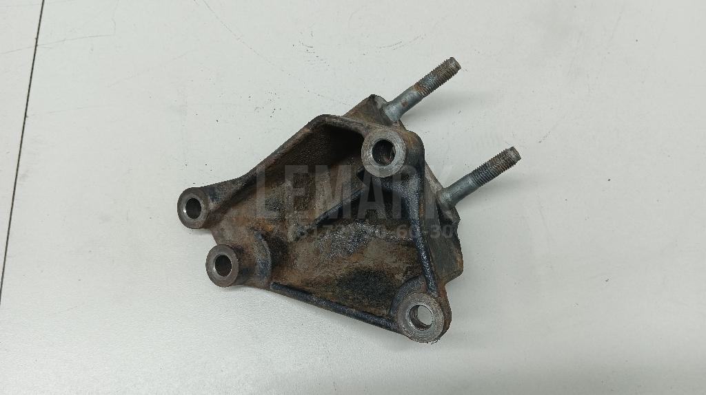 Кронштейн двигателя правый 216702B100 Hyundai-Kia