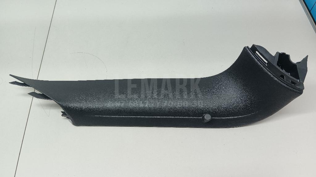Обшивка двери багажника 5N0867703B82V VAG