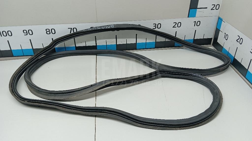 Уплотнитель багажника 5NA827705A9B9 VAG