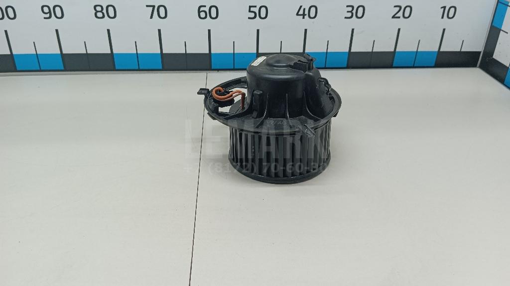 Моторчик отопителя 3C1820015L VAG