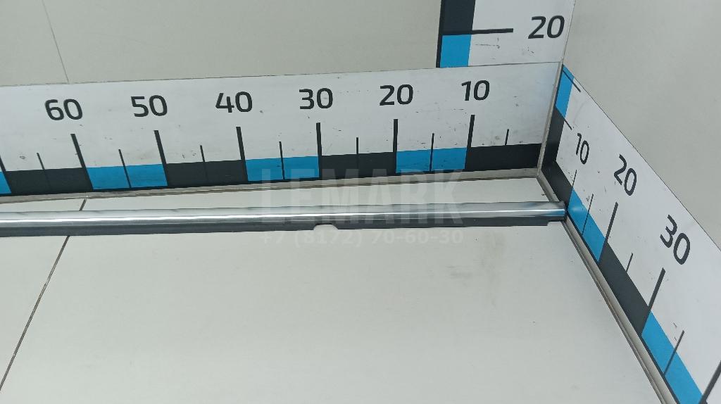 Накладка стекла заднего правого 5N0839476D3Q7 VAG