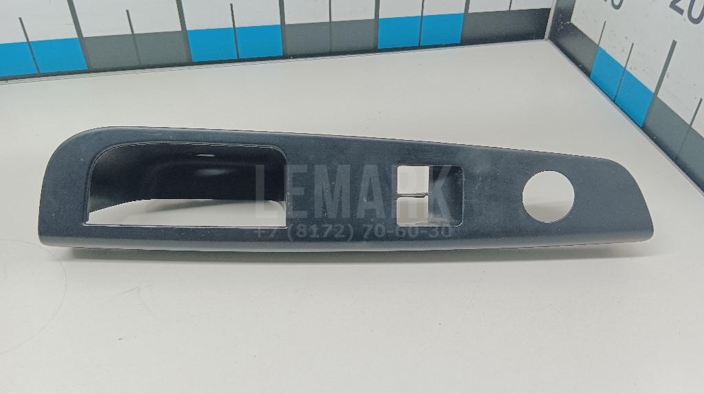 Накладка блока управления стеклоподъемниками 823511H110EQ Hyundai-Kia