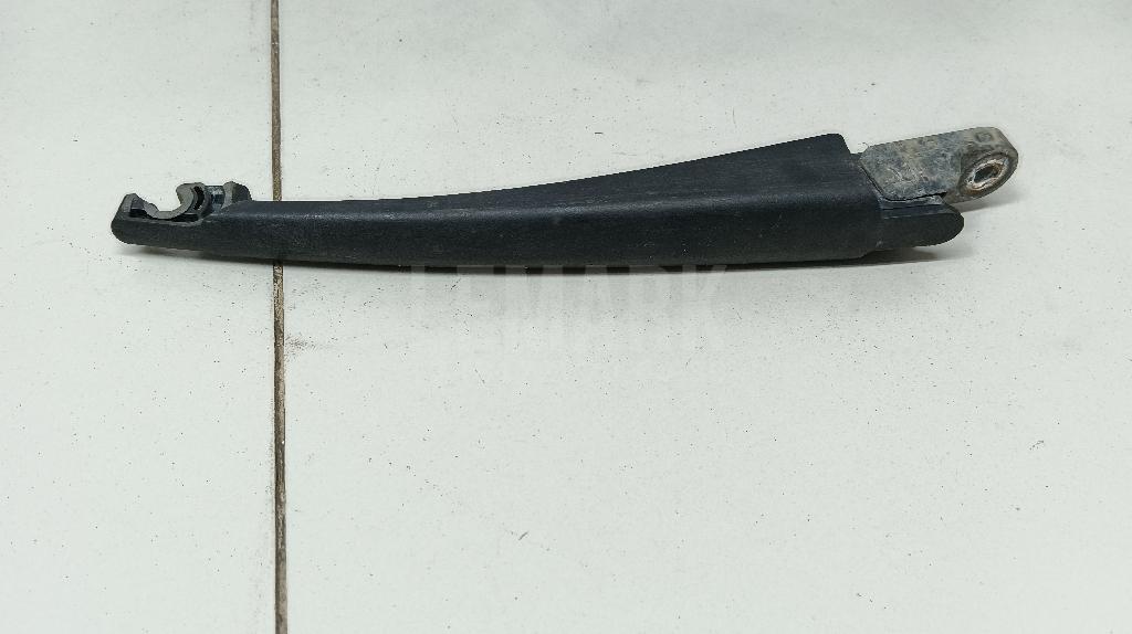 Поводок стеклоочистителя заднего 988111H000 Hyundai-Kia