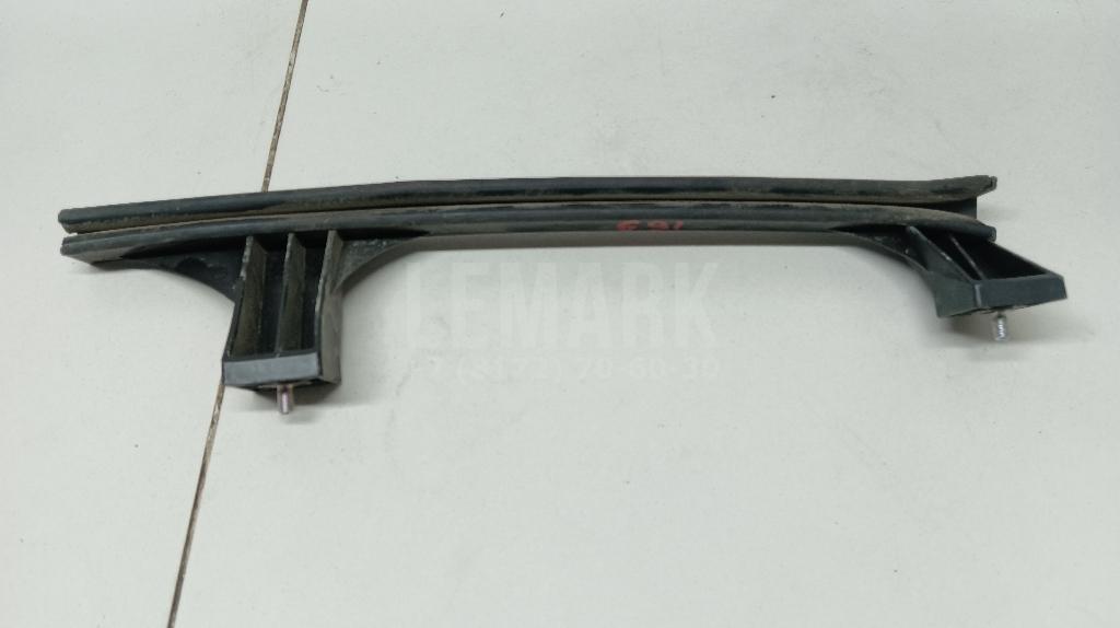Направляющая стекла двери 825602S000 Hyundai-Kia