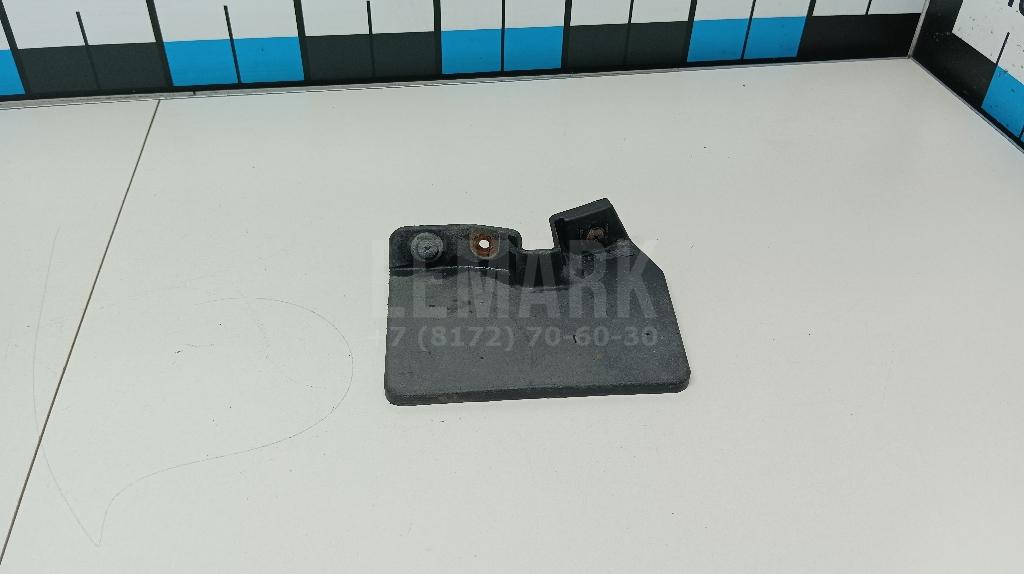 Брызговик задний правый 868642S000 Hyundai-Kia