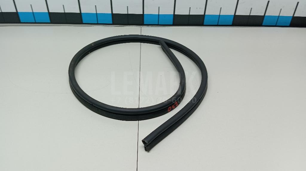 Уплотнитель капота 864302S000 Hyundai-Kia